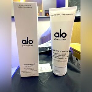 ALO YOGA NEW Invisible Mineral Body SPF